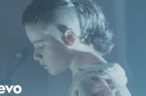 Makna Lagu Heart Out – The 1975